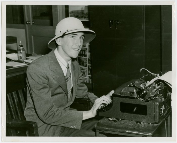 nypl.digitalcollections.5e66b3e8-d894-d471-e040-e00a180654d7.001.w